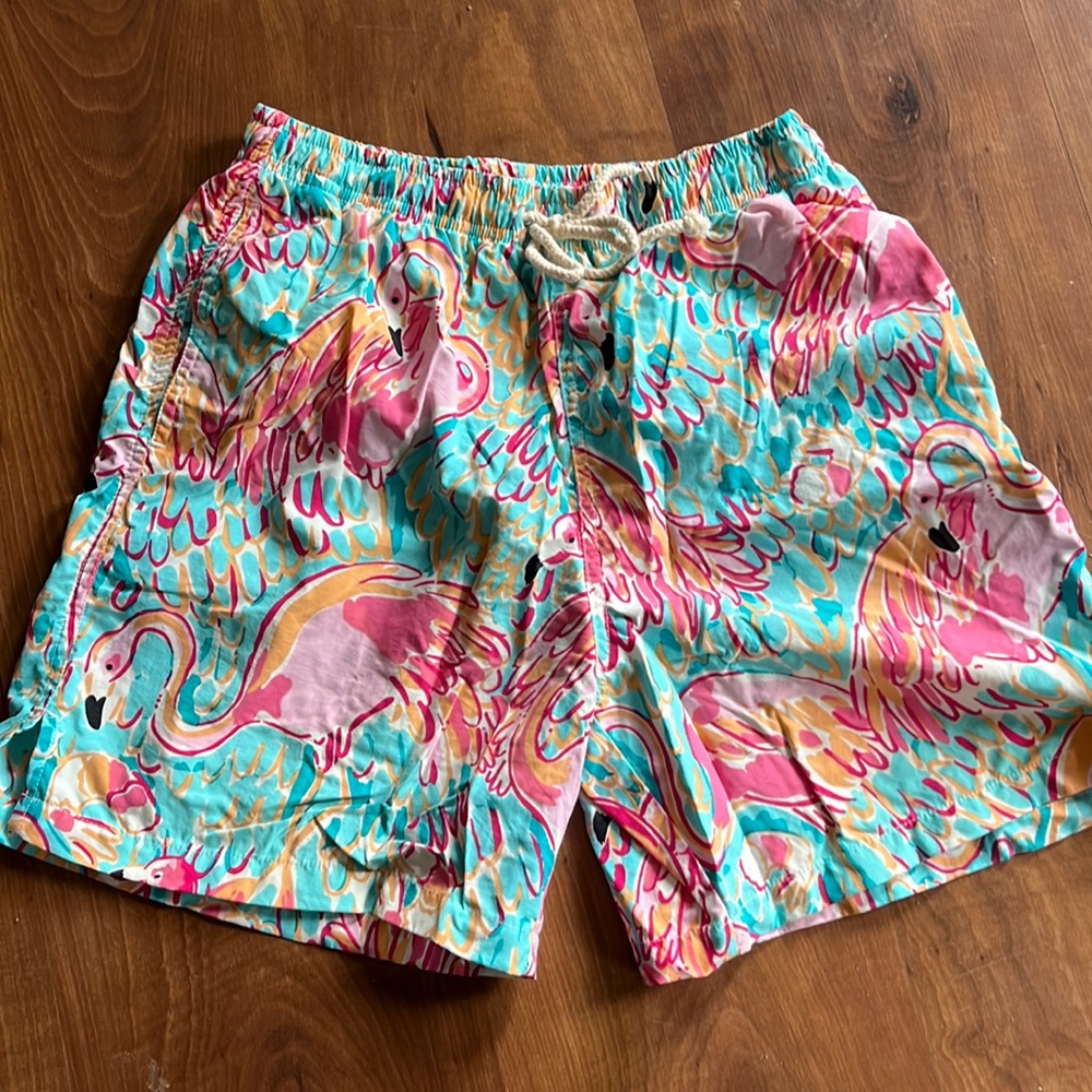 Lilly Pulitzer Men’s 6” Swim Trunks flamingo print! Rare sold out design